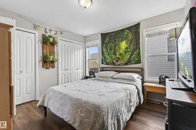 Interior photo 2 of 4410 47 AV