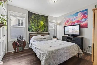 Interior photo 3 of 4410 47 AV