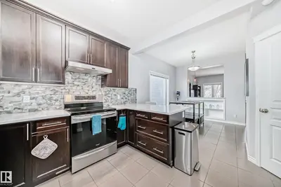 Interior photo 2 of 1128 74 ST SW