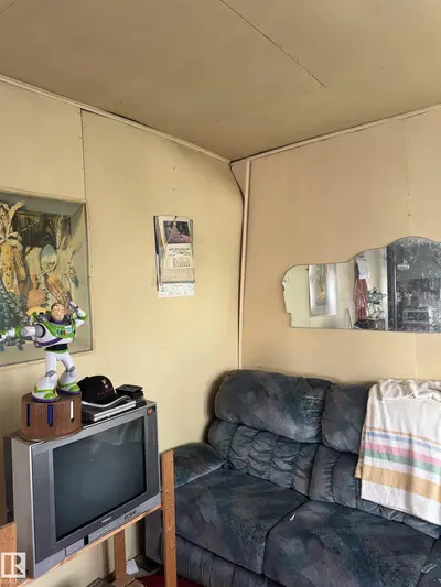 Interior photo 4 of 863 Westcove Drive