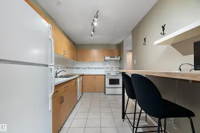 Interior photo 3 of #206 9929 113 ST NW