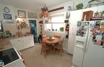 Interior photo 2 of 10026 87 AV NW