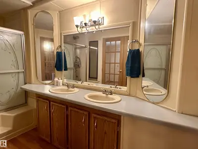 Interior photo 4 of 4914 51