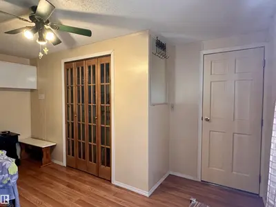 Interior photo 3 of 4914 51