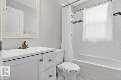 Interior photo 4 of 5028 51 AV