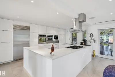 Interior photo 4 of 10065 90 AV NW