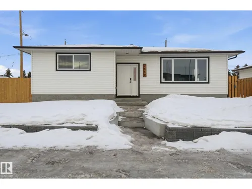 7112 132 AV NW, Edmonton - $588,000