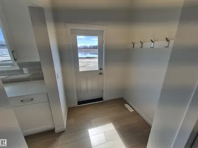 Interior photo 4 of 1086 MCLEOD AV