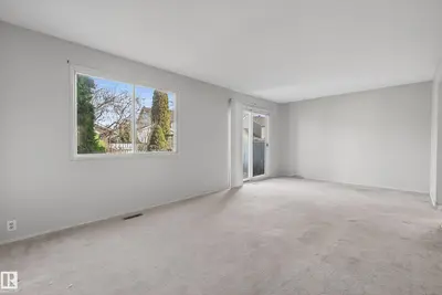 Interior photo 4 of 276 VANTAGE LN