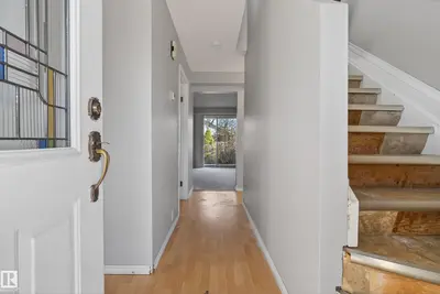 Interior photo 1 of 276 VANTAGE LN