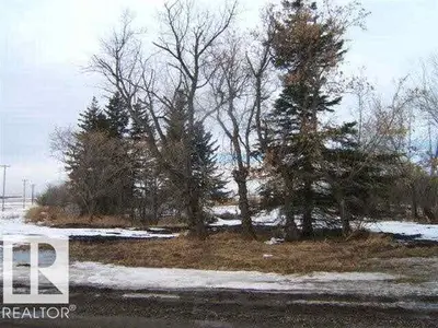 Interior photo 1 of 4416 50 ST