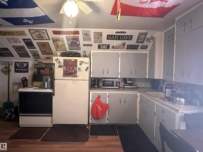 Interior photo 4 of 10528 100 AV