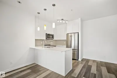 Interior photo 4 of #127 812 WELSH DR SW