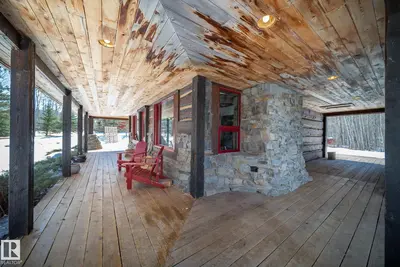 Interior photo 3 of 580 Poplar Bay Drive