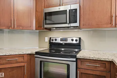 Interior photo 2 of #805 10055 118 ST NW