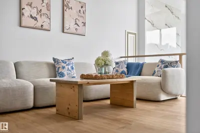 Interior photo 2 of 3507 45 AV