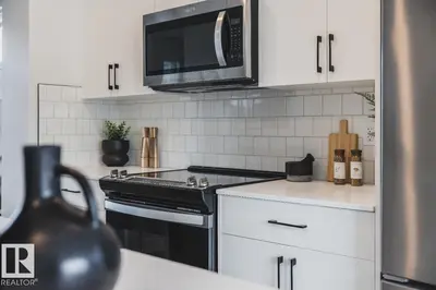 Interior photo 2 of 345 Rankin DR