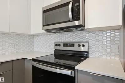 Interior photo 3 of #317 812 WELSH DR SW