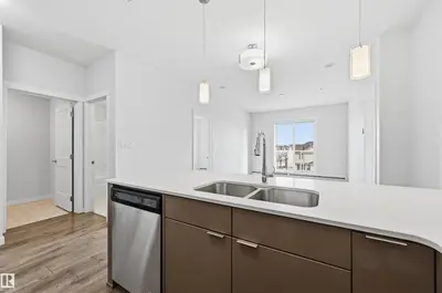 Interior photo 4 of #317 812 WELSH DR SW