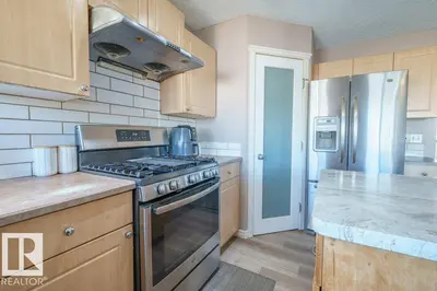 Interior photo 3 of 3024 32 AV NW