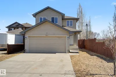 Interior photo 1 of 1311 117 ST SW