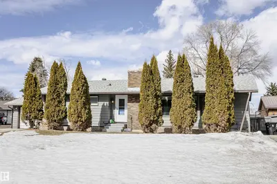 Interior photo 1 of 3 GOSSET PL