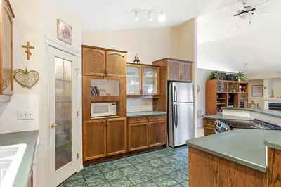 Interior photo 4 of 11440 118 ST NW