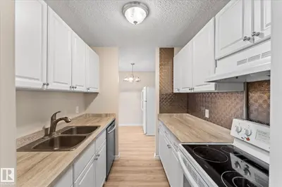 Interior photo 4 of #102 13910 STONY PLAIN RD NW