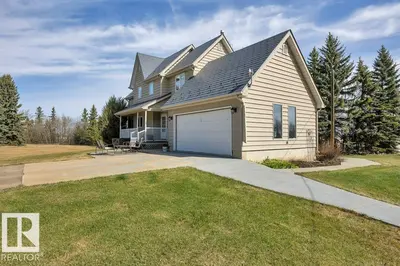 Interior photo 1 of 464015 Range Road 234