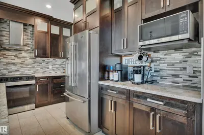 Interior photo 4 of 41 SUTHERLAND ST