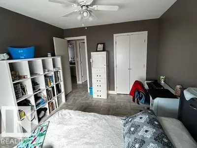 Interior photo 3 of 4611 50A AV