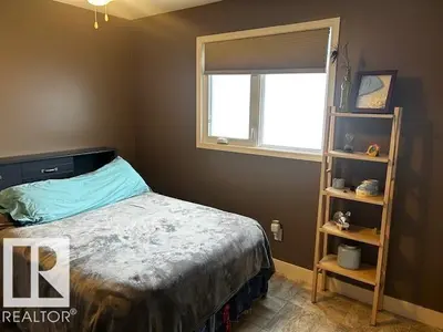 Interior photo 4 of 4611 50A AV