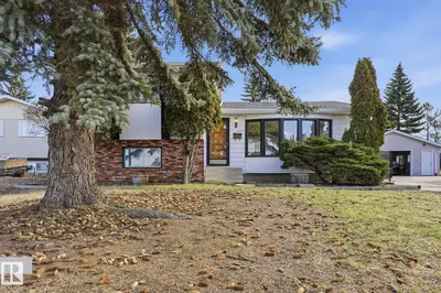 Interior photo 1 of 15811 114 ST NW