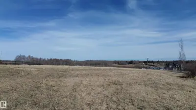 Interior photo 3 of 57126 RGE ROAD 233