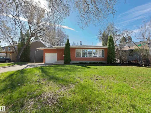 11819 75 AV NW, Edmonton - $675,000