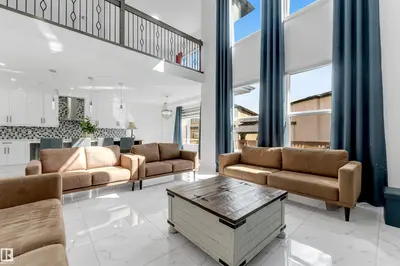 Interior photo 4 of 1923 19 AV NW