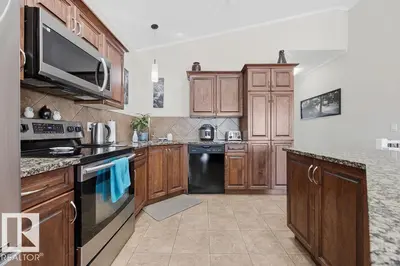 Interior photo 3 of 96 BREMNER