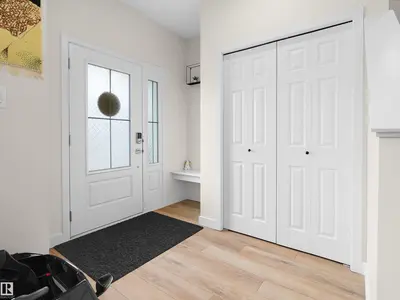 Interior photo 1 of 209 DESROCHERS BV SW