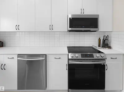 Interior photo 2 of 209 DESROCHERS BV SW