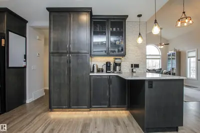 Interior photo 3 of 283 LILAC