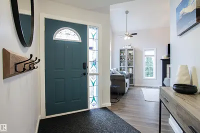 Interior photo 1 of 283 LILAC