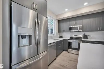 Interior photo 3 of #122 655 WATT BV SW