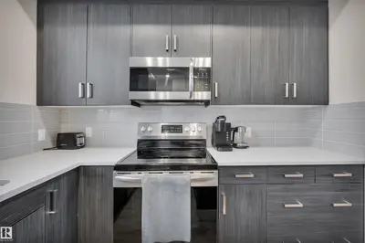 Interior photo 4 of #122 655 WATT BV SW