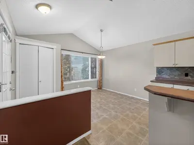 Interior photo 4 of 7912 10 AV SW