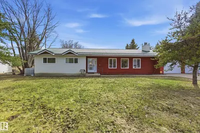 Interior photo 1 of 5319 49 AV