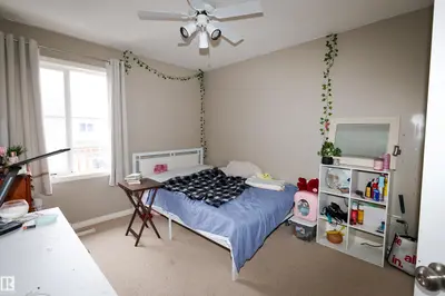 Interior photo 4 of 9913 102