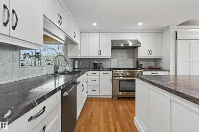 Interior photo 4 of 76 WILLOW WY NW