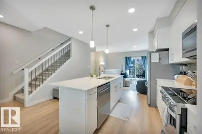 Interior photo 3 of #5 1729 KEENE CR SW