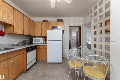 Interior photo 3 of 11315 75 AV NW