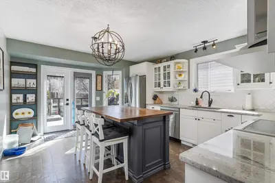 Interior photo 3 of 3 DARLINGTON DR